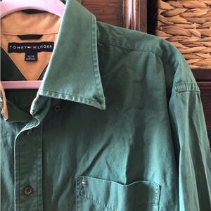 Vintage Tommy Hilfiger 100% cotton green long sleeve button up shirt in size XL